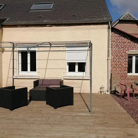 Chambre-studio En Rez-de-jardin 3*