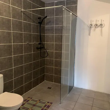 Chambre-studio En Rez-de-jardin