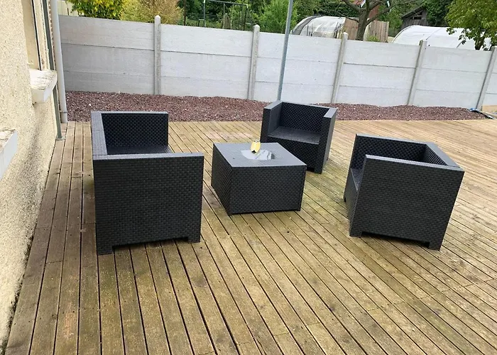 Chambre-studio En Rez-de-jardin 3*